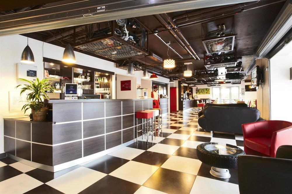 Enzo Hotels Reims Tinqueux By Kyriad Direct Bagian luar foto
