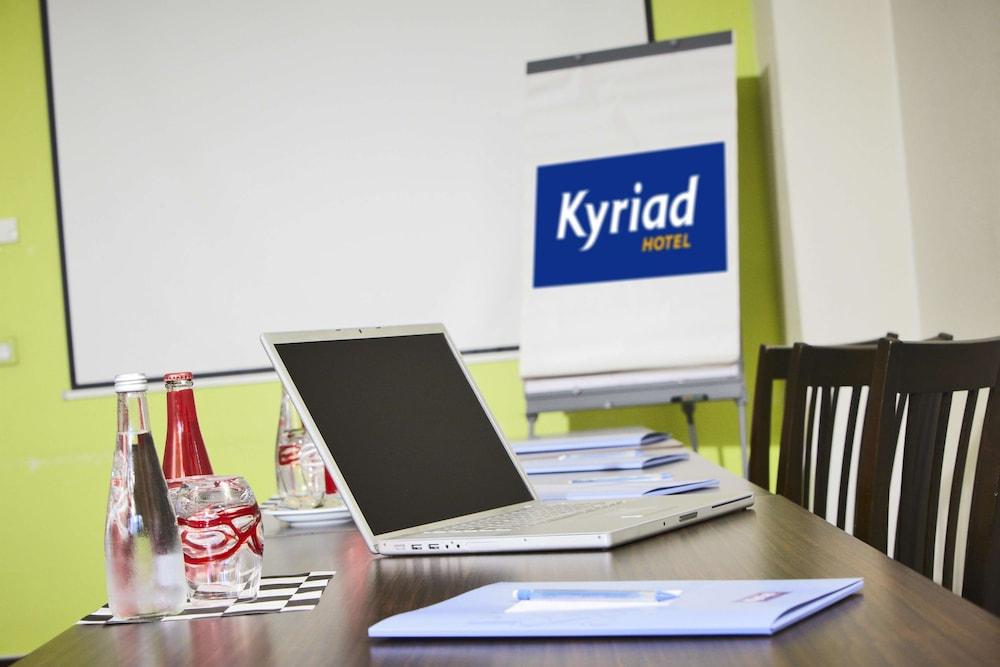 Enzo Hotels Reims Tinqueux By Kyriad Direct Bagian luar foto