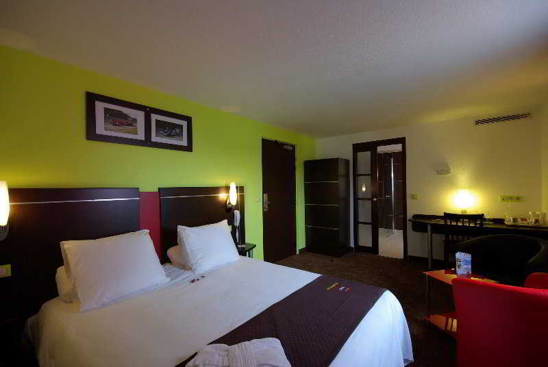 Enzo Hotels Reims Tinqueux By Kyriad Direct Bagian luar foto